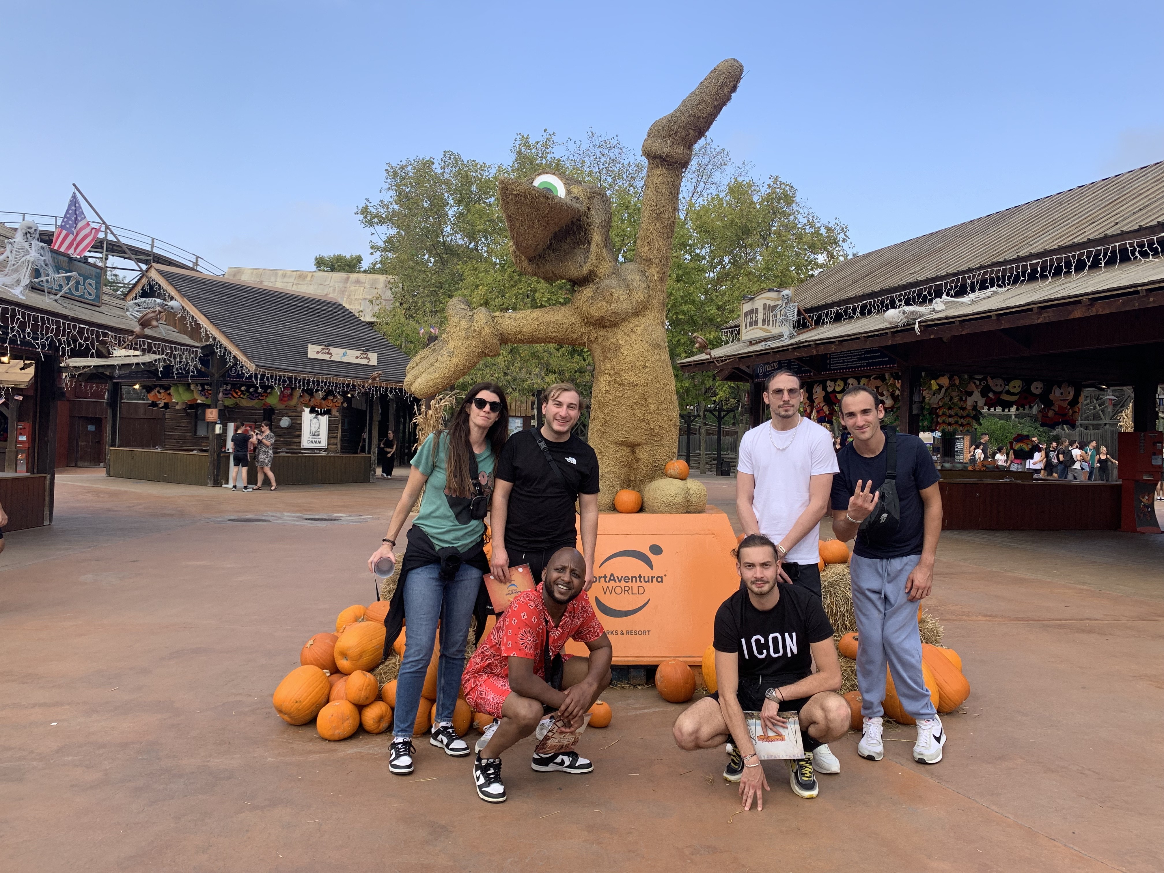 Christelle, Mathieu, Alex, Raphi, Dylan et Paulo.