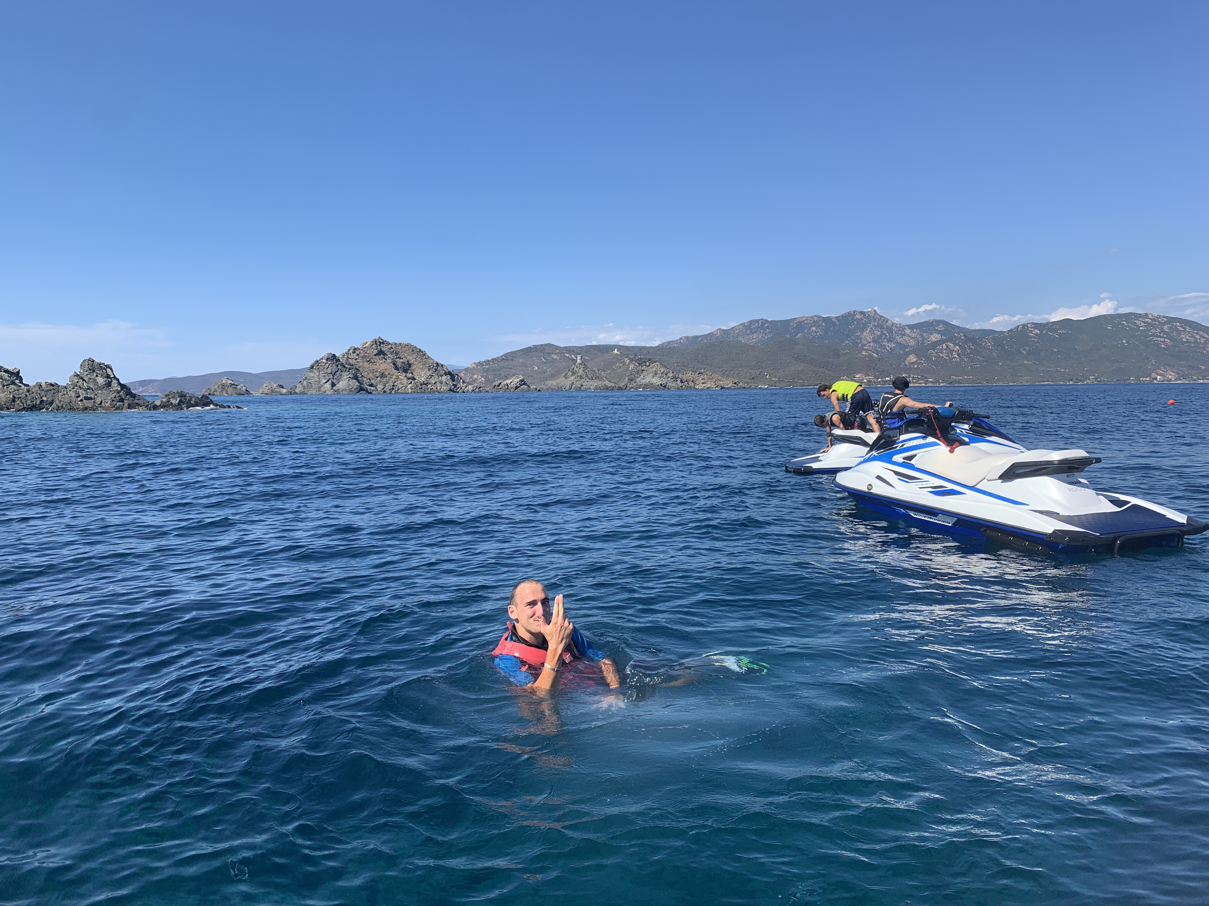 Pause baignade pour Paulo et l’équipe 