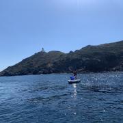 Dylan devant le phare des Sanguinaires