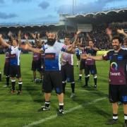 Clapping entre les joueurs et le public qui aura été au rendez-vous !