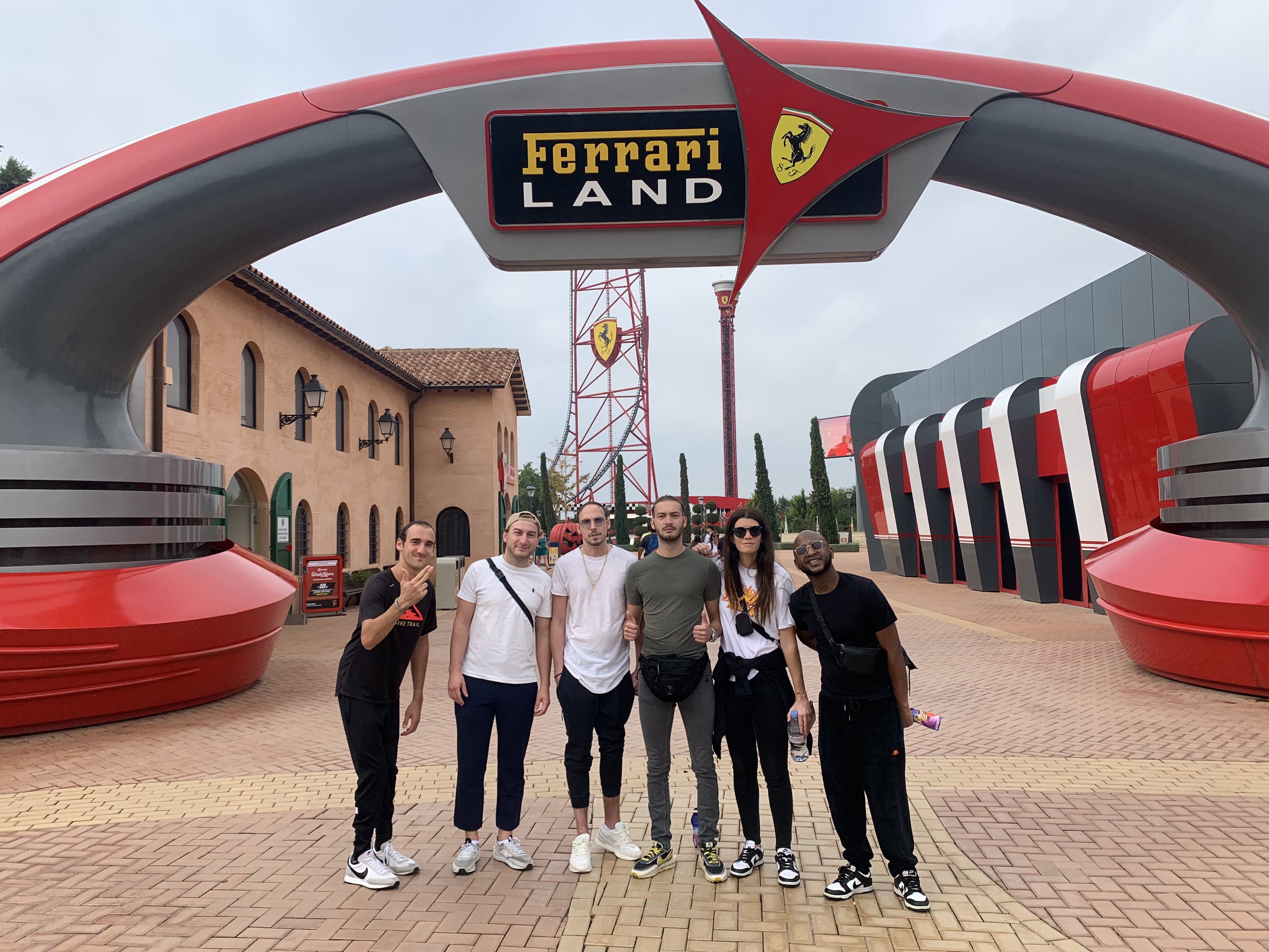 Nos jeunes ont pu également profiter du parc Ferrari Land.