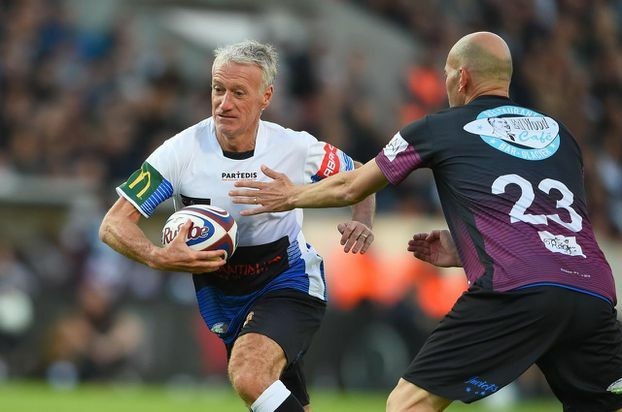 Deschamps s'essaie au rugby