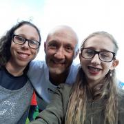 Emeline, Maelle et Fabien Barthez