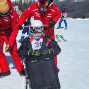 Angelina et son moniteur avant le départ du slalom