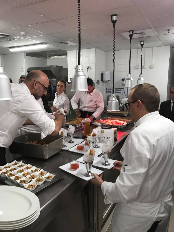 les chefs en action.