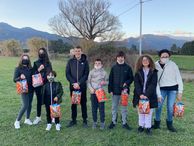 A la fin de la journée, les enfants ont reçu leurs cadeaux !