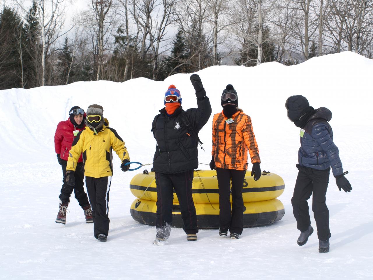 Les jeunes après la 1ère glissade